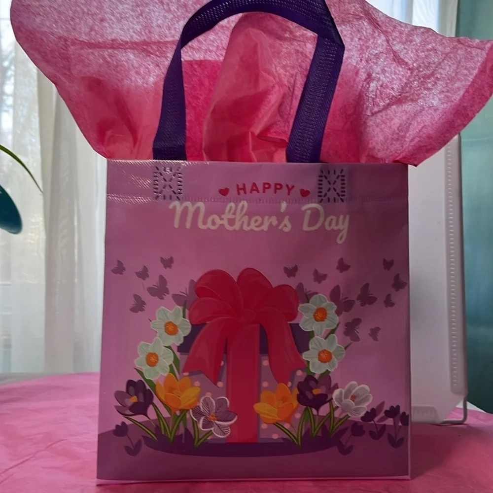 Mother’s Day Spa Bundle Gift Box! - Picture 11 of 11